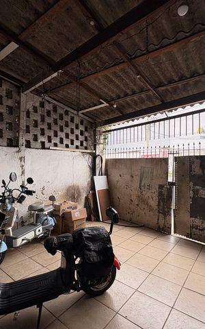 Casa à venda com 154m², 2 quartos e 2 vagas Casa à venda com 154m², 2 quartos e 2 vagasGaragem