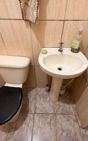 Casa à venda com 154m², 2 quartos e 2 vagas Casa à venda com 154m², 2 quartos e 2 vagasBanheiro