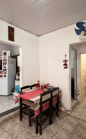 Casa à venda com 154m², 2 quartos e 2 vagas Casa à venda com 154m², 2 quartos e 2 vagasSala