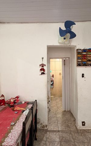 Casa à venda com 154m², 2 quartos e 2 vagas Casa à venda com 154m², 2 quartos e 2 vagasSala