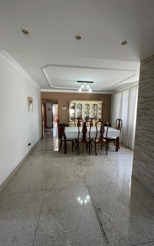 Casa à venda com 180m², 4 quartos e 3 vagas