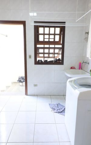 Casa à venda com 424m², 3 quartos e 4 vagasÁrea de Serviço 1
