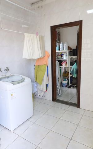 Casa à venda com 424m², 3 quartos e 4 vagasÁrea de Serviço 1