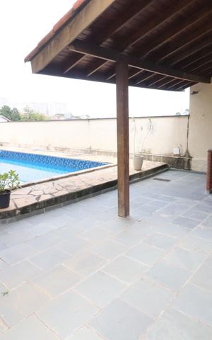 Casa à venda com 424m², 3 quartos e 4 vagasPiscina