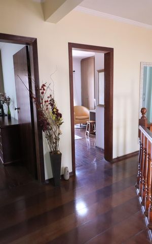 Casa à venda com 424m², 3 quartos e 4 vagasSala de TV