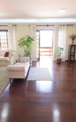 Casa à venda com 424m², 3 quartos e 4 vagasSala