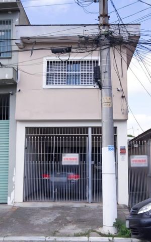 Casa à venda com 235m², 3 quartos e 1 vagaFachada