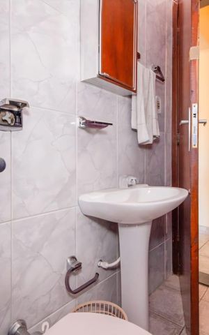 Casa à venda com 235m², 3 quartos e 1 vagaBanheiro
