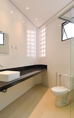 Casa à venda com 630m², 4 quartos e 5 vagas Casa à venda com 630m², 4 quartos e 5 vagasBanheiro Suíte 3