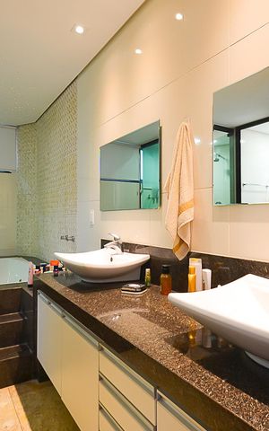 Casa à venda com 630m², 4 quartos e 5 vagas Casa à venda com 630m², 4 quartos e 5 vagasBanheiro Suíte 1