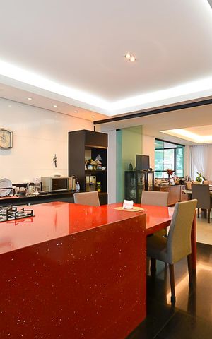 Casa à venda com 630m², 4 quartos e 5 vagas Casa à venda com 630m², 4 quartos e 5 vagasCozinha
