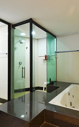 Casa à venda com 630m², 4 quartos e 5 vagas Casa à venda com 630m², 4 quartos e 5 vagasBanheiro Suíte 1