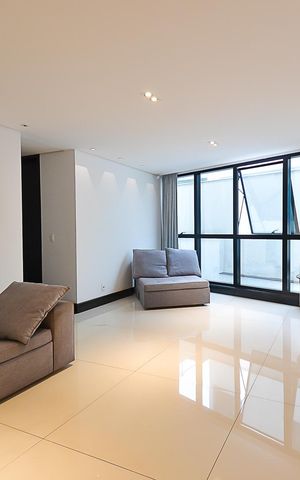 Casa à venda com 630m², 4 quartos e 5 vagas Casa à venda com 630m², 4 quartos e 5 vagasSala de TV