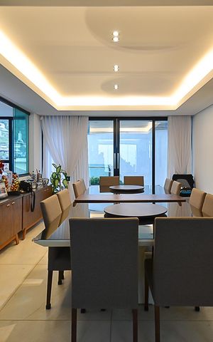 Casa à venda com 630m², 4 quartos e 5 vagas Casa à venda com 630m², 4 quartos e 5 vagasSala de Jantar