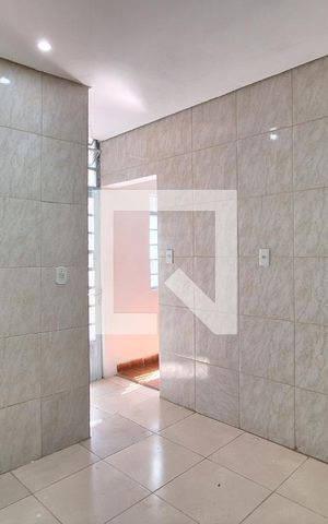 Casa à venda com 300m², 6 quartos e 1 vaga Casa à venda com 300m², 6 quartos e 1 vagaCasa 1