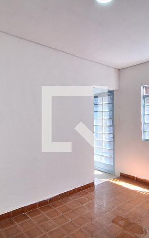 Casa à venda com 300m², 6 quartos e 1 vaga Casa à venda com 300m², 6 quartos e 1 vagaCasa 1
