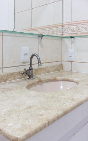 Casa à venda com 188m², 4 quartos e 2 vagasBanheiro social