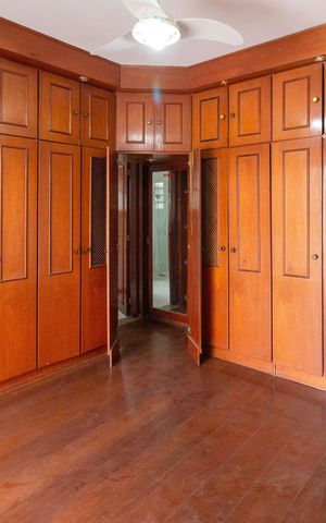 Casa à venda com 188m², 4 quartos e 2 vagasSuíte
