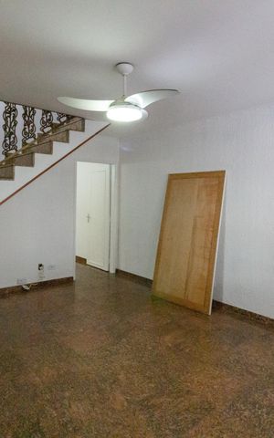 Casa à venda com 188m², 4 quartos e 2 vagasSala