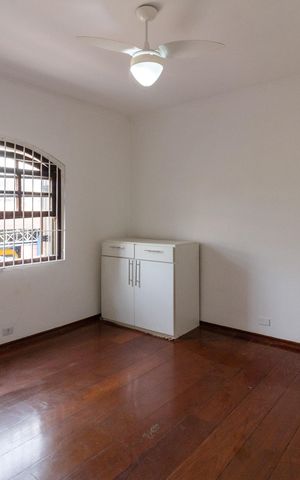 Casa à venda com 188m², 4 quartos e 2 vagasQuarto 