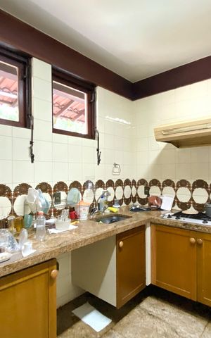 Casa à venda com 500m², 5 quartos e 4 vagas Casa à venda com 500m², 5 quartos e 4 vagasCozinha