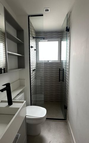 Apartamento à venda com 188m², 2 quartos e 3 vagas Apartamento à venda com 188m², 2 quartos e 3 vagasBanheiro da Suíte