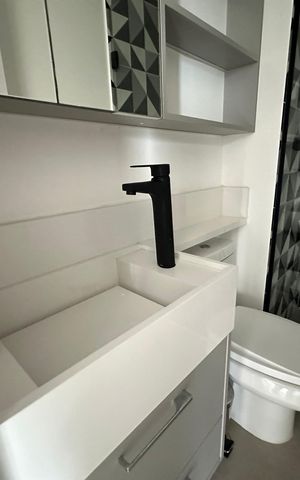 Apartamento à venda com 188m², 2 quartos e 3 vagas Apartamento à venda com 188m², 2 quartos e 3 vagasBanheiro
