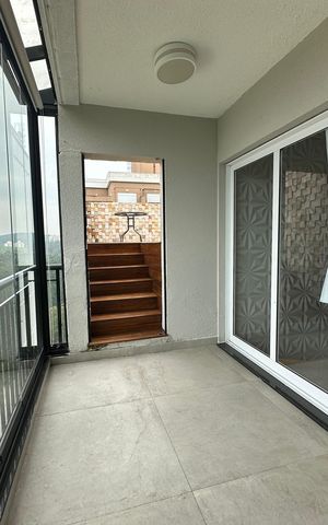 Apartamento à venda com 188m², 2 quartos e 3 vagas Apartamento à venda com 188m², 2 quartos e 3 vagasVaranda