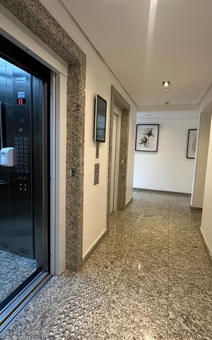 Apartamento à venda com 188m², 2 quartos e 3 vagas Apartamento à venda com 188m², 2 quartos e 3 vagasHall de entrada