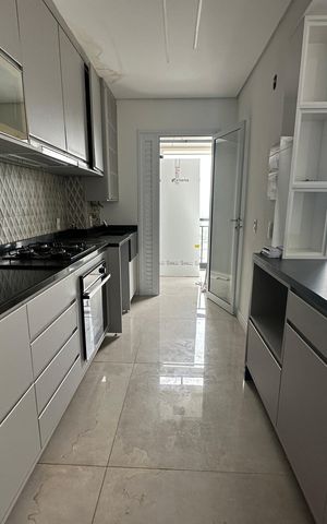 Apartamento à venda com 188m², 2 quartos e 3 vagas Apartamento à venda com 188m², 2 quartos e 3 vagasCozinha