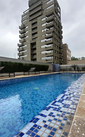 Apartamento à venda com 188m², 2 quartos e 3 vagas Apartamento à venda com 188m², 2 quartos e 3 vagasÁrea comum - Piscina