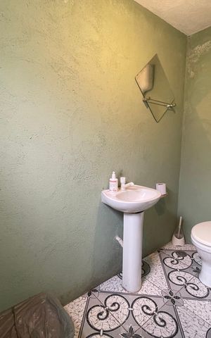 Casa à venda com 130m², 4 quartos e 1 vaga Casa à venda com 130m², 4 quartos e 1 vagaBanheiro 2