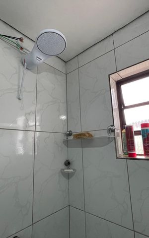 Casa à venda com 130m², 4 quartos e 1 vaga Casa à venda com 130m², 4 quartos e 1 vagaBanheiro