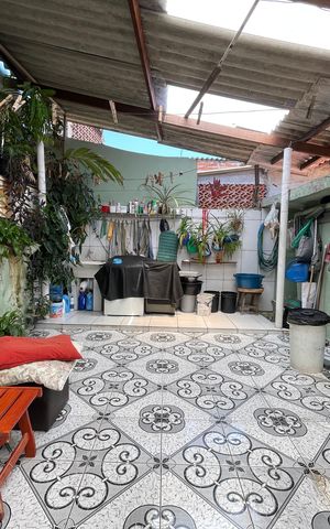 Casa à venda com 130m², 4 quartos e 1 vaga Casa à venda com 130m², 4 quartos e 1 vagaQuintal