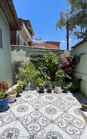 Casa à venda com 250m², 4 quartos e 4 vagas Casa à venda com 250m², 4 quartos e 4 vagasQuintal