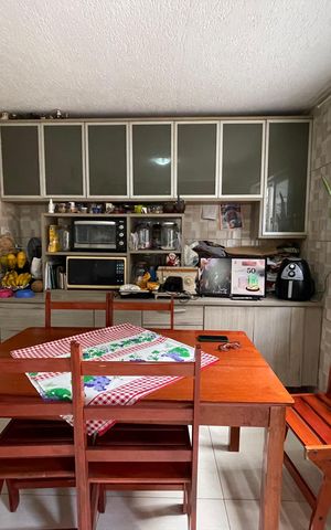 Casa à venda com 250m², 4 quartos e 4 vagas Casa à venda com 250m², 4 quartos e 4 vagasCozinha