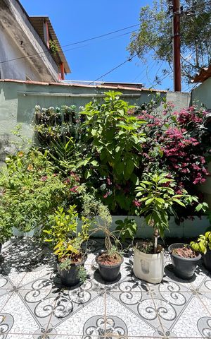Casa à venda com 250m², 4 quartos e 4 vagas Casa à venda com 250m², 4 quartos e 4 vagasQuintal