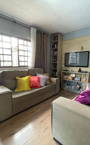 Casa à venda com 250m², 4 quartos e 4 vagas Casa à venda com 250m², 4 quartos e 4 vagasSala