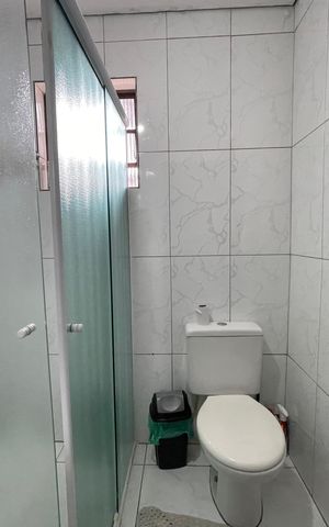 Casa à venda com 250m², 4 quartos e 4 vagas Casa à venda com 250m², 4 quartos e 4 vagasBanheiro 1