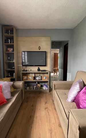 Casa à venda com 250m², 4 quartos e 4 vagas Casa à venda com 250m², 4 quartos e 4 vagasSala