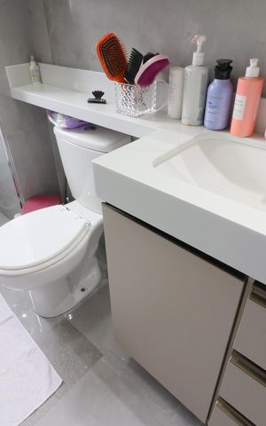 Apartamento à venda com 59m², 2 quartos e 2 vagasBanheiro da Suíte 1