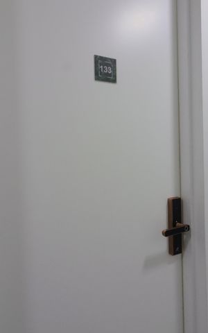 Apartamento à venda com 59m², 2 quartos e 2 vagasPorta apartamento