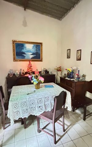 Casa à venda com 200m², 3 quartos e 5 vagas Casa à venda com 200m², 3 quartos e 5 vagasSala