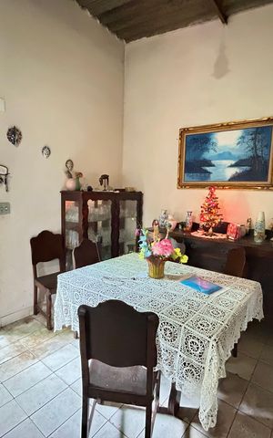 Casa à venda com 200m², 3 quartos e 5 vagas Casa à venda com 200m², 3 quartos e 5 vagasSala