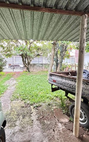 Casa à venda com 200m², 3 quartos e 5 vagas Casa à venda com 200m², 3 quartos e 5 vagasGaragem