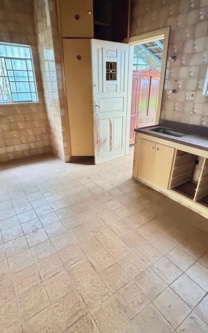 Casa à venda com 200m², 3 quartos e 5 vagas Casa à venda com 200m², 3 quartos e 5 vagasCozinha