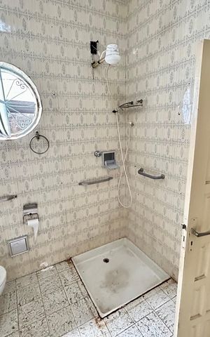 Casa à venda com 200m², 3 quartos e 5 vagas Casa à venda com 200m², 3 quartos e 5 vagasBanheiro 2