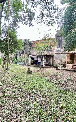 Casa à venda com 200m², 3 quartos e 5 vagas Casa à venda com 200m², 3 quartos e 5 vagasQuintal