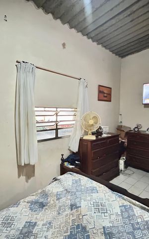 Casa à venda com 200m², 3 quartos e 5 vagas Casa à venda com 200m², 3 quartos e 5 vagasQuarto 1