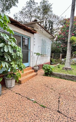 Casa à venda com 200m², 3 quartos e 5 vagas Casa à venda com 200m², 3 quartos e 5 vagasQuintal